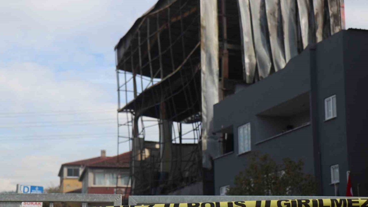 Dilovası’ndaki yangına ilişkin belediye başkanı yardımcısı ile 4 kişi açığa alındı