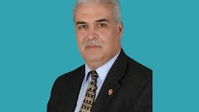 Eski başkan araç kullanırken kalp krizi geçirip hayatını kaybetti