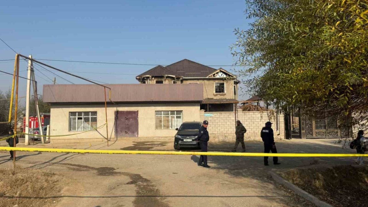 Ev yangınında 9’u çocuk 12 kişi öldü