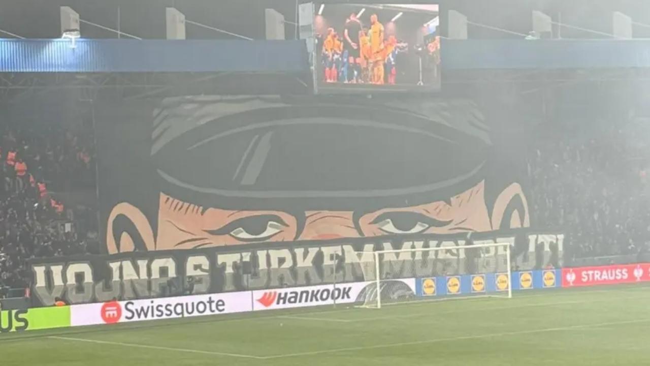 Fenerbahçe maçında tepki çeken pankarta açıklama