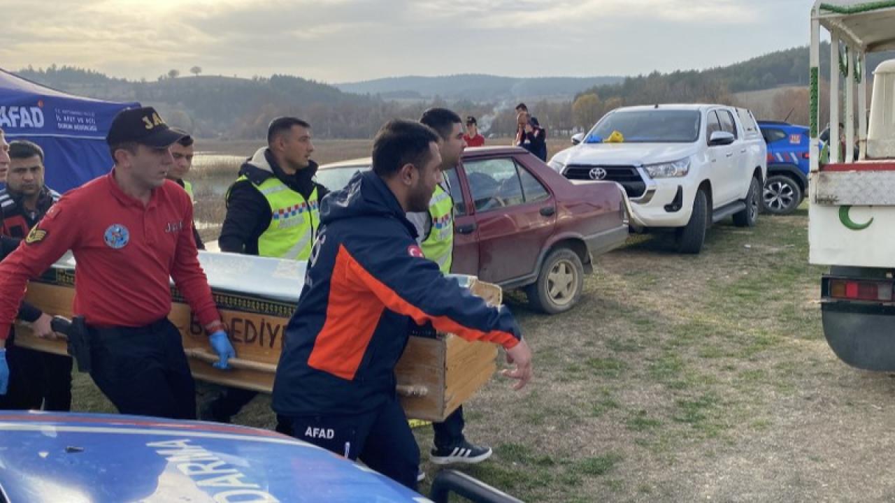 Kıyafetleriyle gölete giren şahsın cansız bedeni bulundu