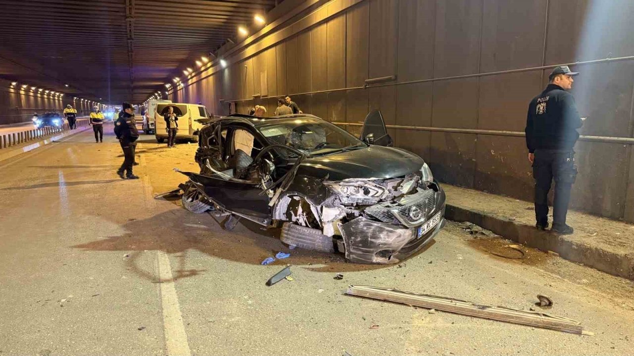 Kontrolden çıkan cip, araçla çarpıştı: 2 ölü, 1 yaralı