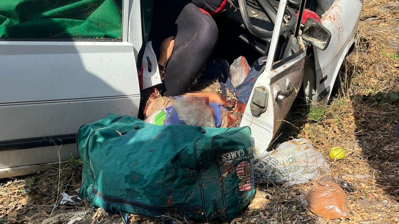 Otomobil yol kenarına uçtu: 1 ölü, 1 ağır yaralı