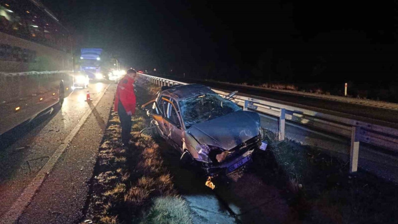 Otostopla bindiği araç mezarı oldu: 1 ölü, 2 yaralı