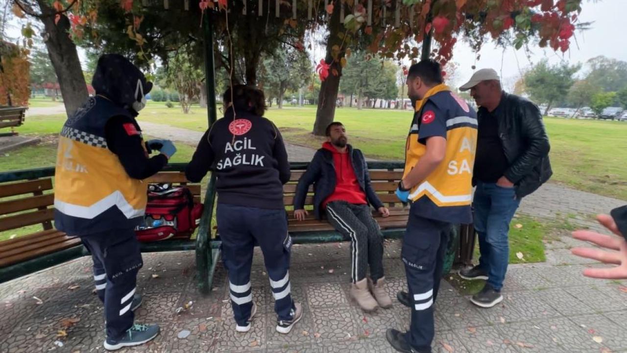 Samsun’da parkta alkol alıp sızan şahıs hastanelik oldu