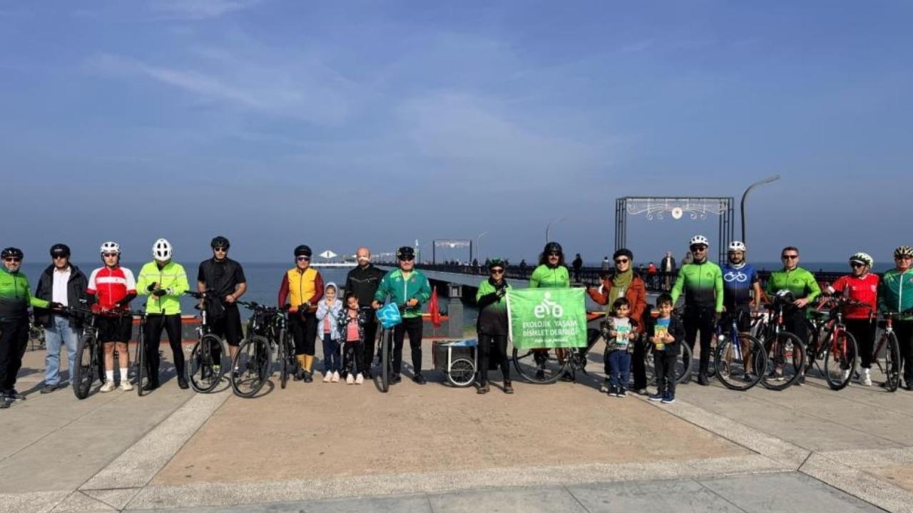 Samsun'da Pedalla Kitap Götürüyoruz kampanyası