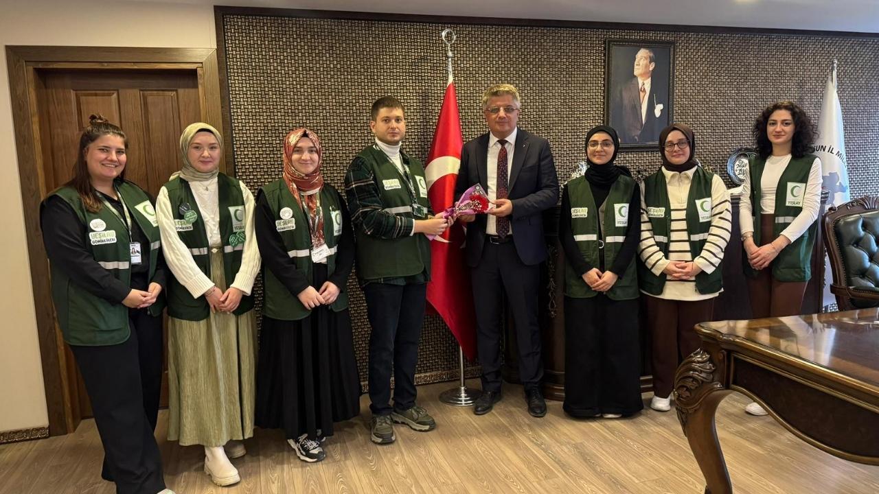 Samsun'da Yeşilay Şubesi'nden Öğretmenler Günü ziyareti