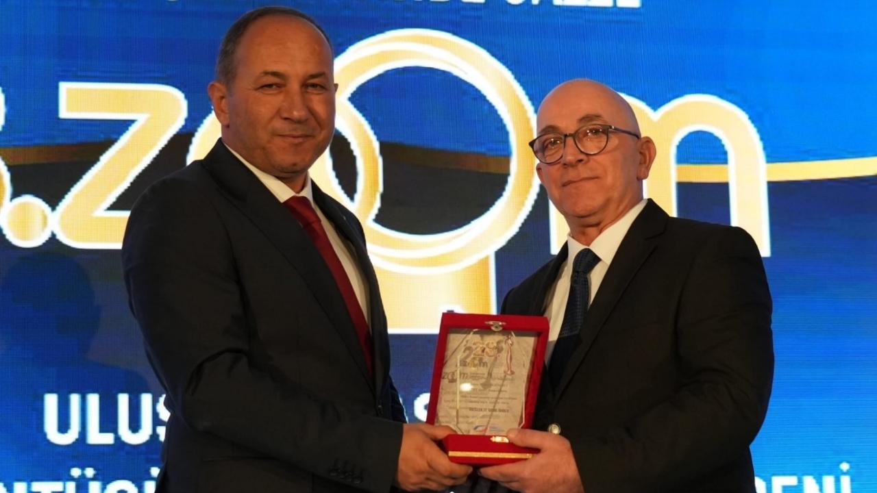 TRT Samsun kameramanı Gençali'ye Onur Ödülü