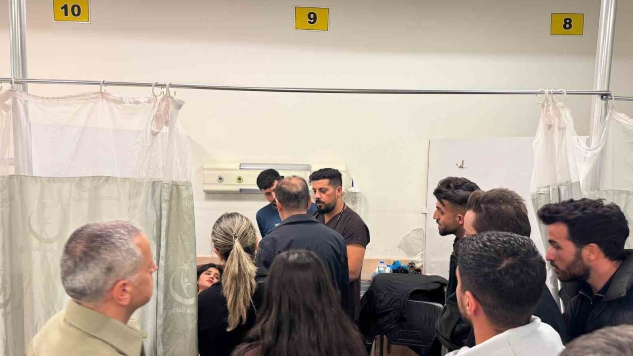 Yurtta kalan 50 öğrenci zehirlenme şüphesiyle hastaneye kaldırıldı