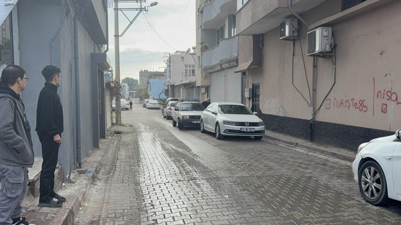 Adana'da öfkeli kahvehaneciyle müşteriler arasında silahlı çatışma! 2 ölü, 1 yaralı