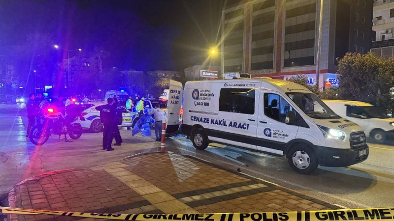 Antalya'da kamyonun çarptığı motosikletin sürücüsü öldü