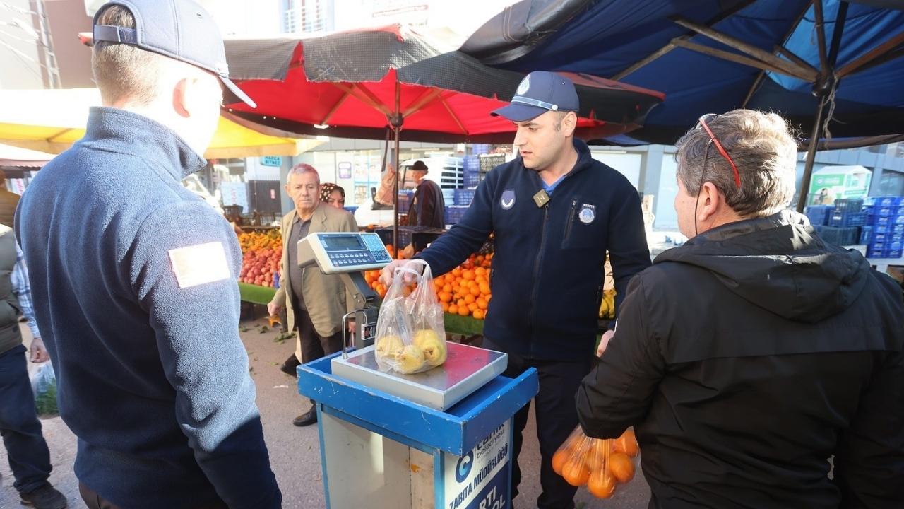 Canik'te zabıta ekipleri göz açtırmıyor