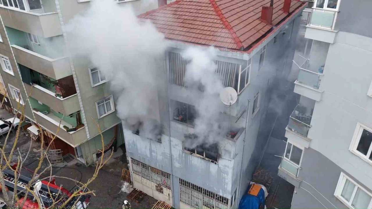 Çekmeköy’de mobilya atölyesinde korkutan yangın!