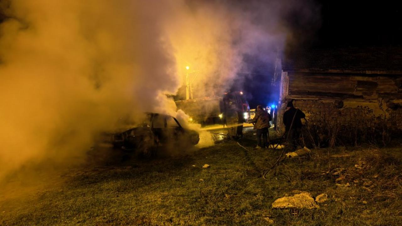 Çobanın aracı alev alev yandı!