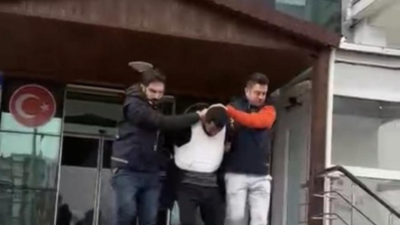 Eşini sokak ortasında öldüren cani tutuklandı