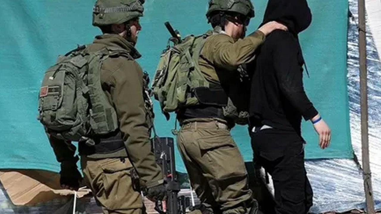 İsrail, aylardır alıkoyduğu 5 Filistinliyi serbest bıraktı