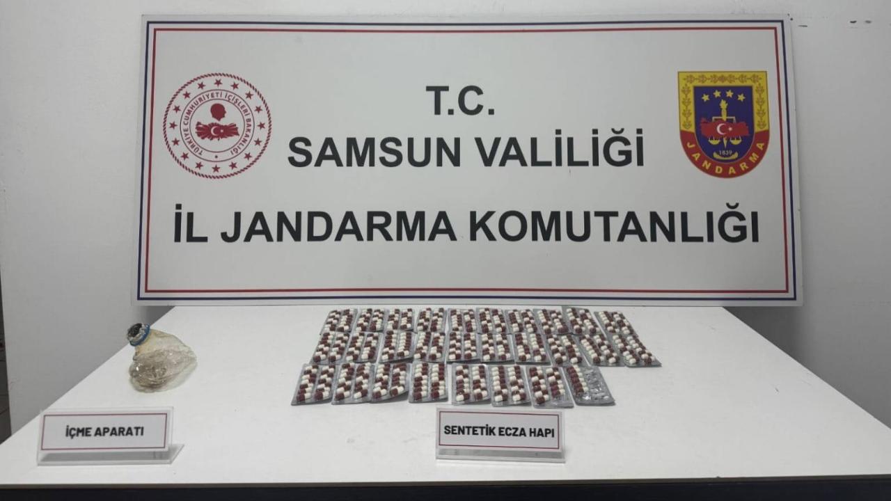 Jandarmadan Tekkeköy'de eş zamanlı uyuşturucu operasyonu