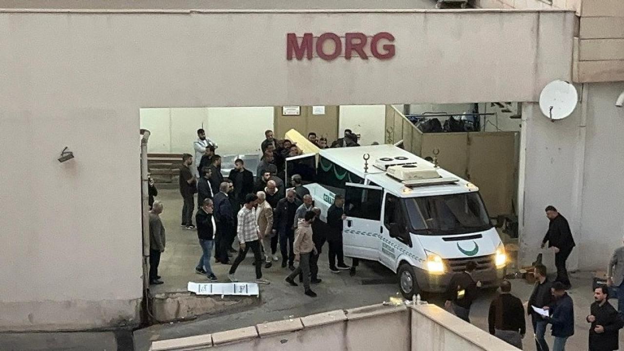 Kadın cinayeti! 2 çocuk annesi evinde bıçaklanarak öldürüldü