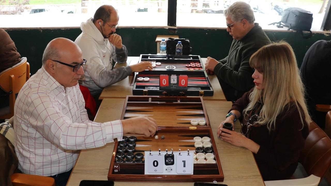Modern tavla şampiyonası Samsun'da devam ediyor