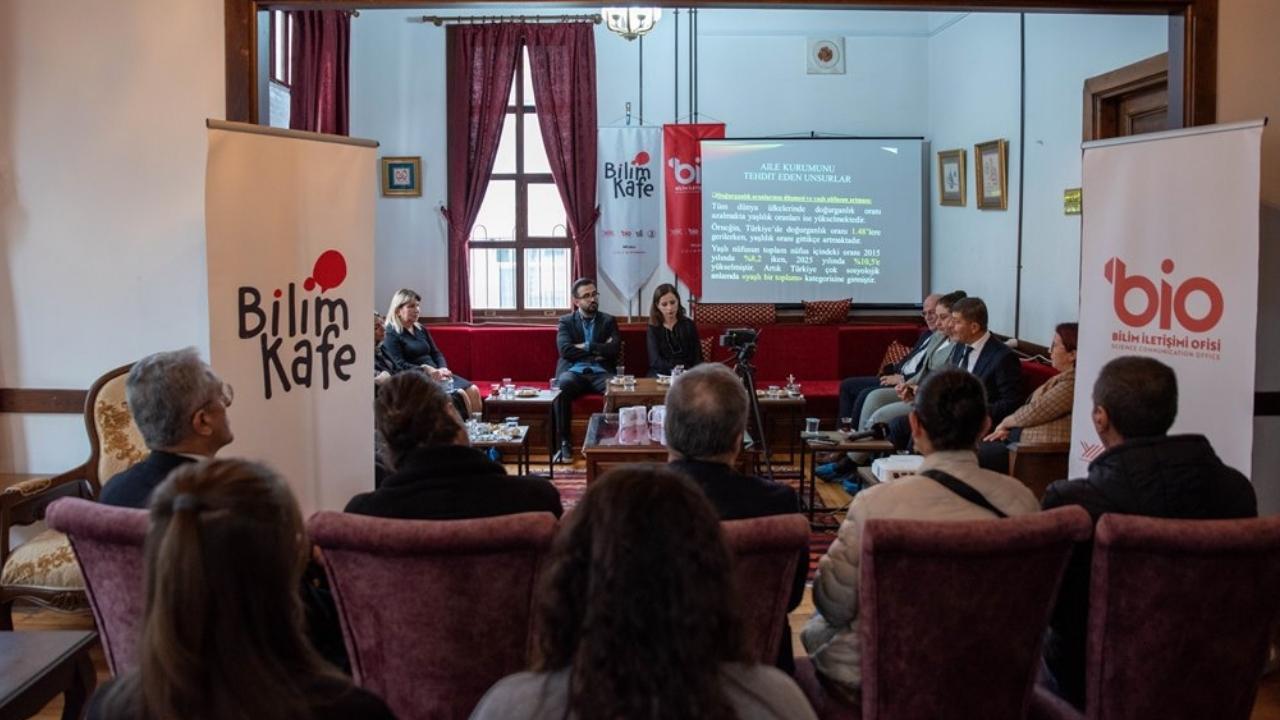 OMÜ'de koruyucu aileliğin psikolojik ve insani boyutları tartışıldı