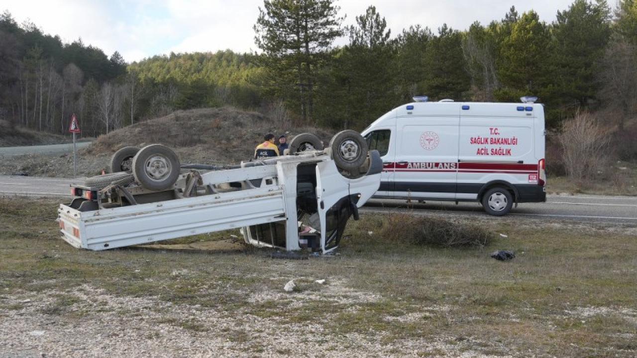 Otomobil ile çarpışan kamyonet ters döndü! 1 ölü, 1 yaralı