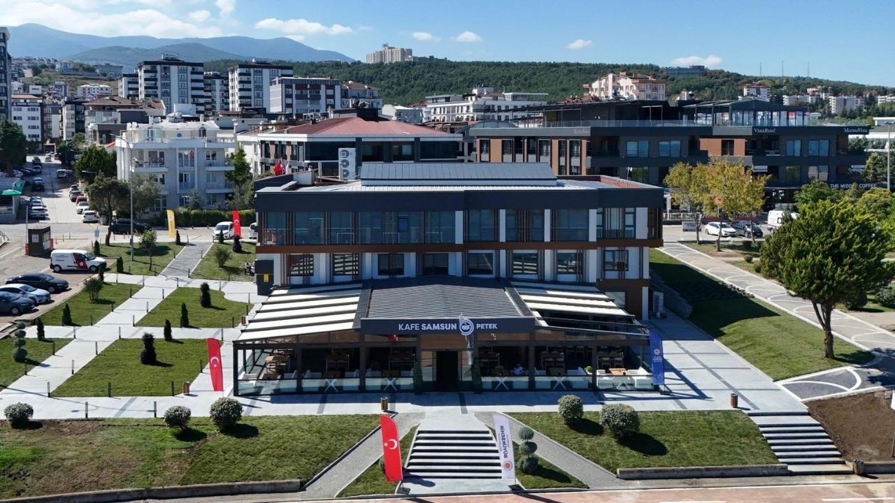 Petek Genç Dijital Gençlik Merkezi'nde kurslar devam ediyor