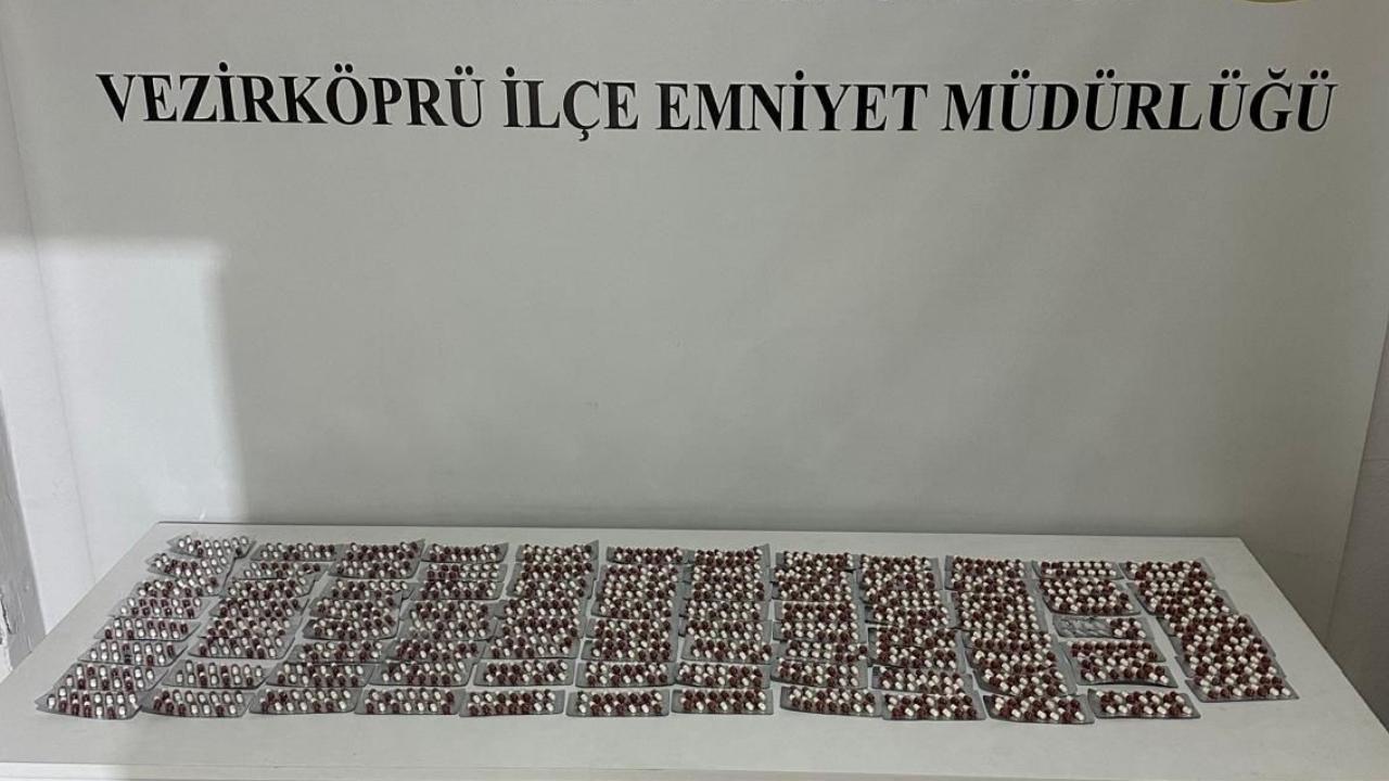 Samsun'da durdurulan araçta binlerce uyuşturucu hap çıktı