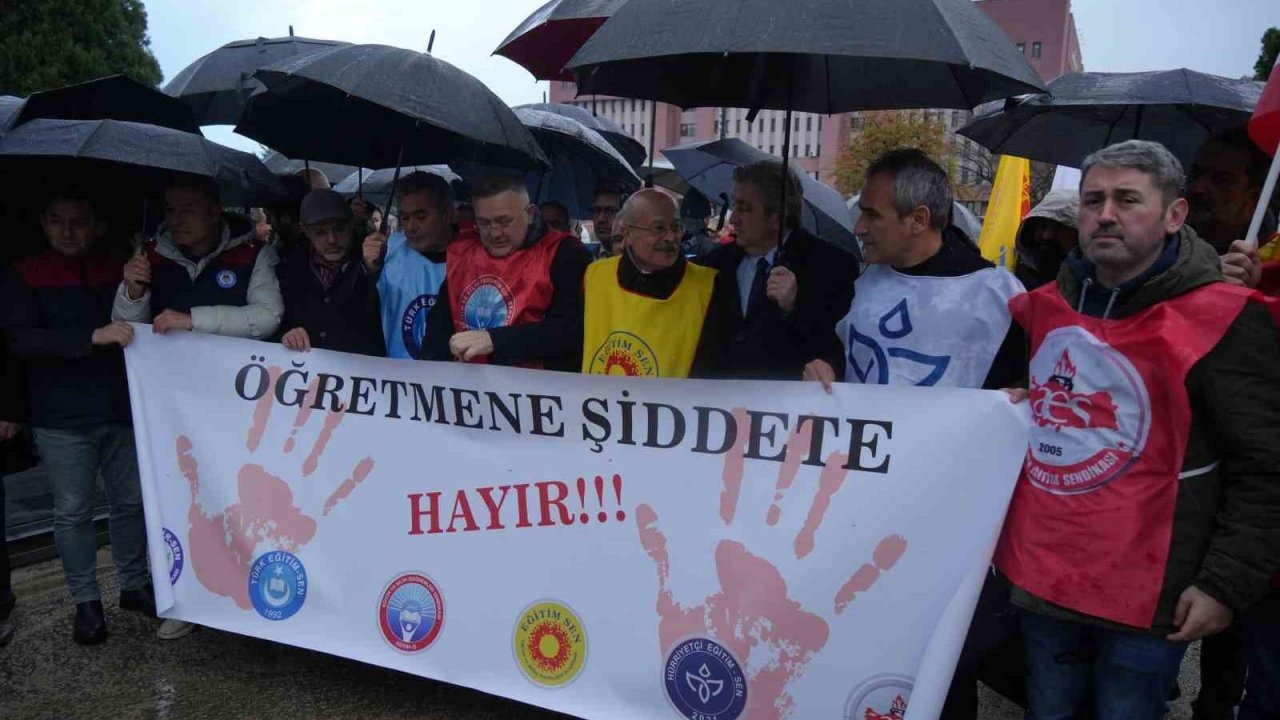 Samsun'da öğretmene şiddete sendikalardan tepki