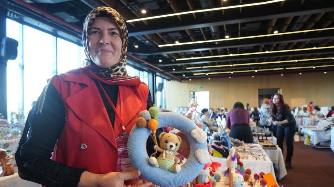 Samsun'da yeğeninin alerjisi nedeniyle yaptığı küçük hediye, büyük bir emek hikayesine dönüştü