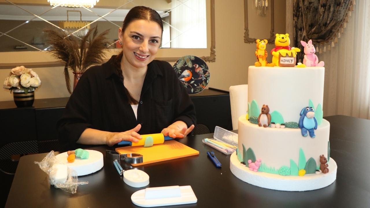 Samsunlu Pelin evinde pasta yaparak geçimini sağlıyor