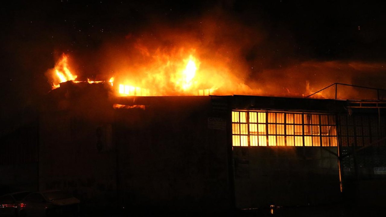Sanayi sitesinde yangın! Ekipler sevk edildi