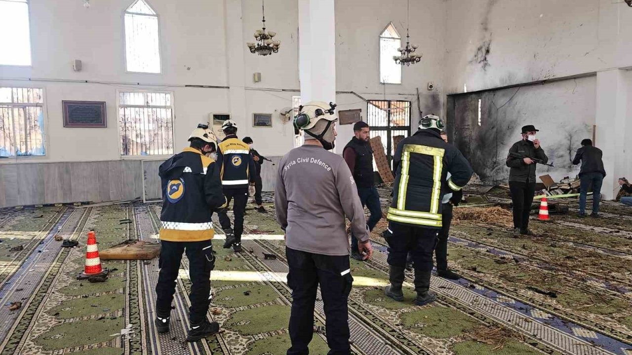 Suriye’de cami patlamasında can kaybı 8’e yükseldi