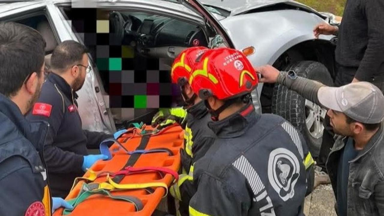 Sürücüsünün kontrolünden çıkan araç ağaca çarptı! 1 ölü