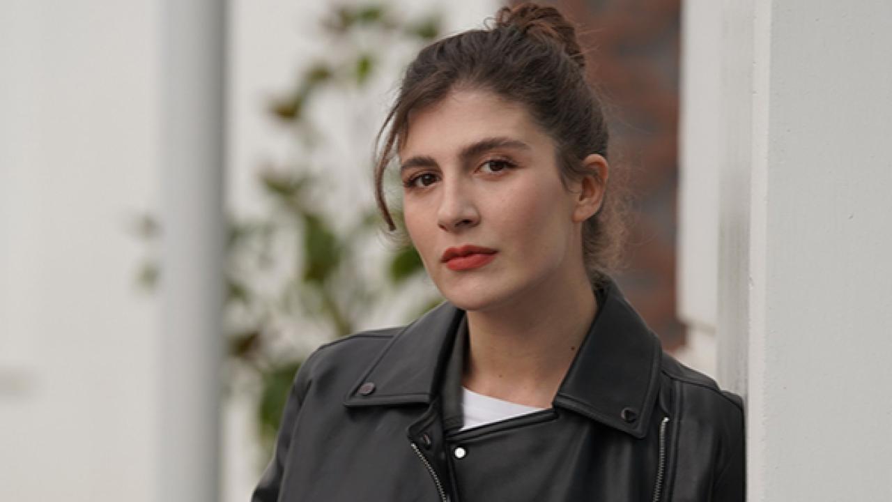 Taşacak Bu Deniz Feride kimdir?