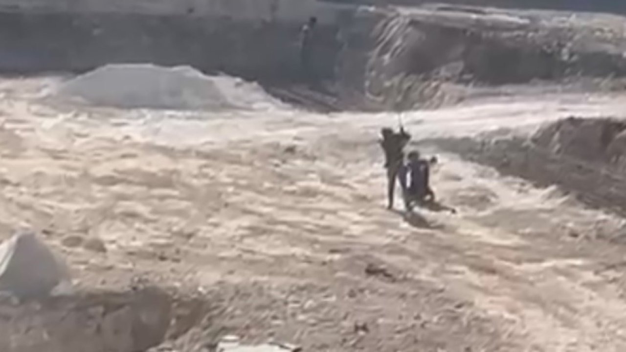 Tepki çeken görüntü: Çocuk işçiye inşaat alanında darp