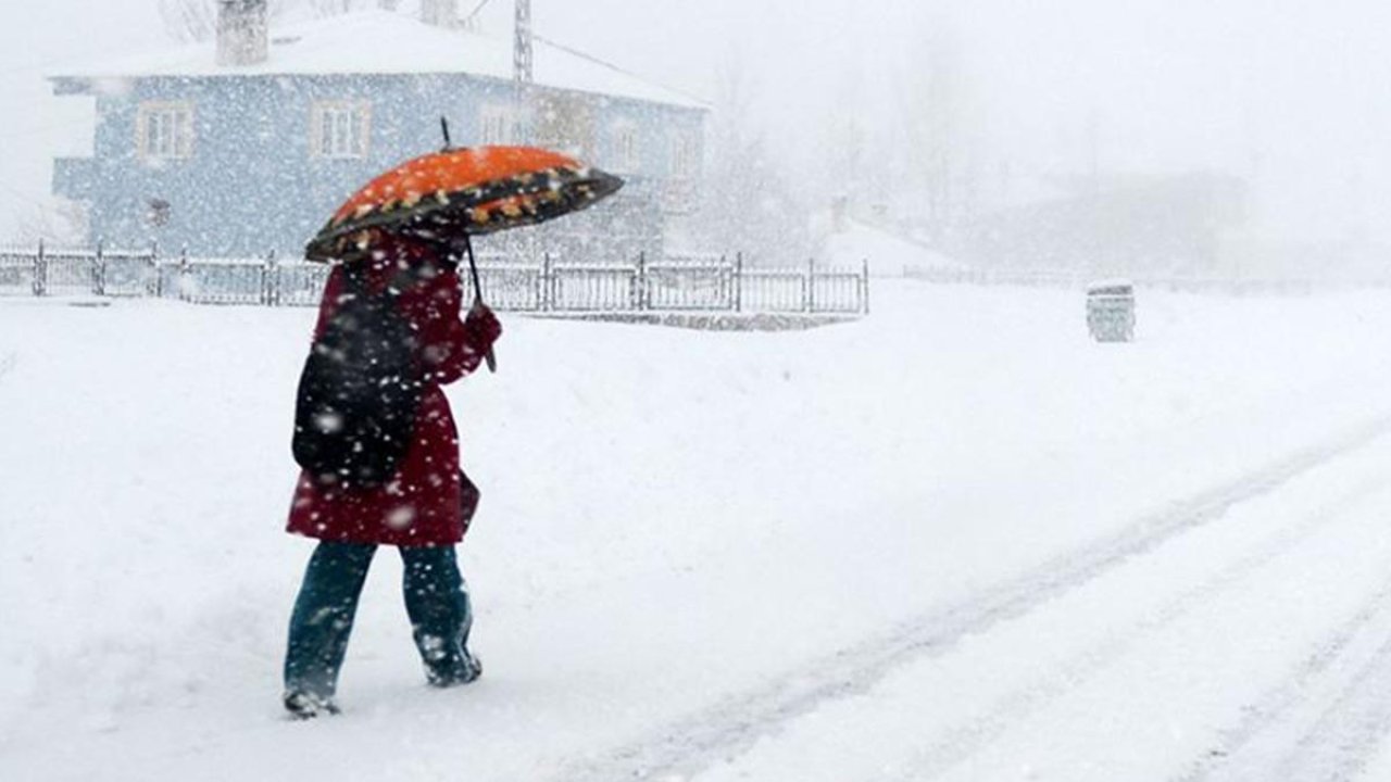 Valilik ve AKOM akşam saatleri için uyardı: İstanbul'un 9 ilçesinde kar alarmı