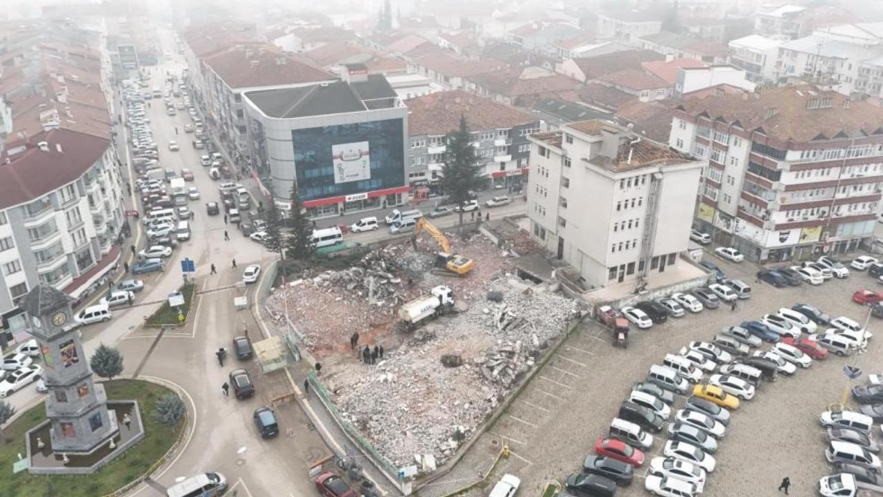 Vezirköprü'de otopark ve meydan çalışmaları başladı