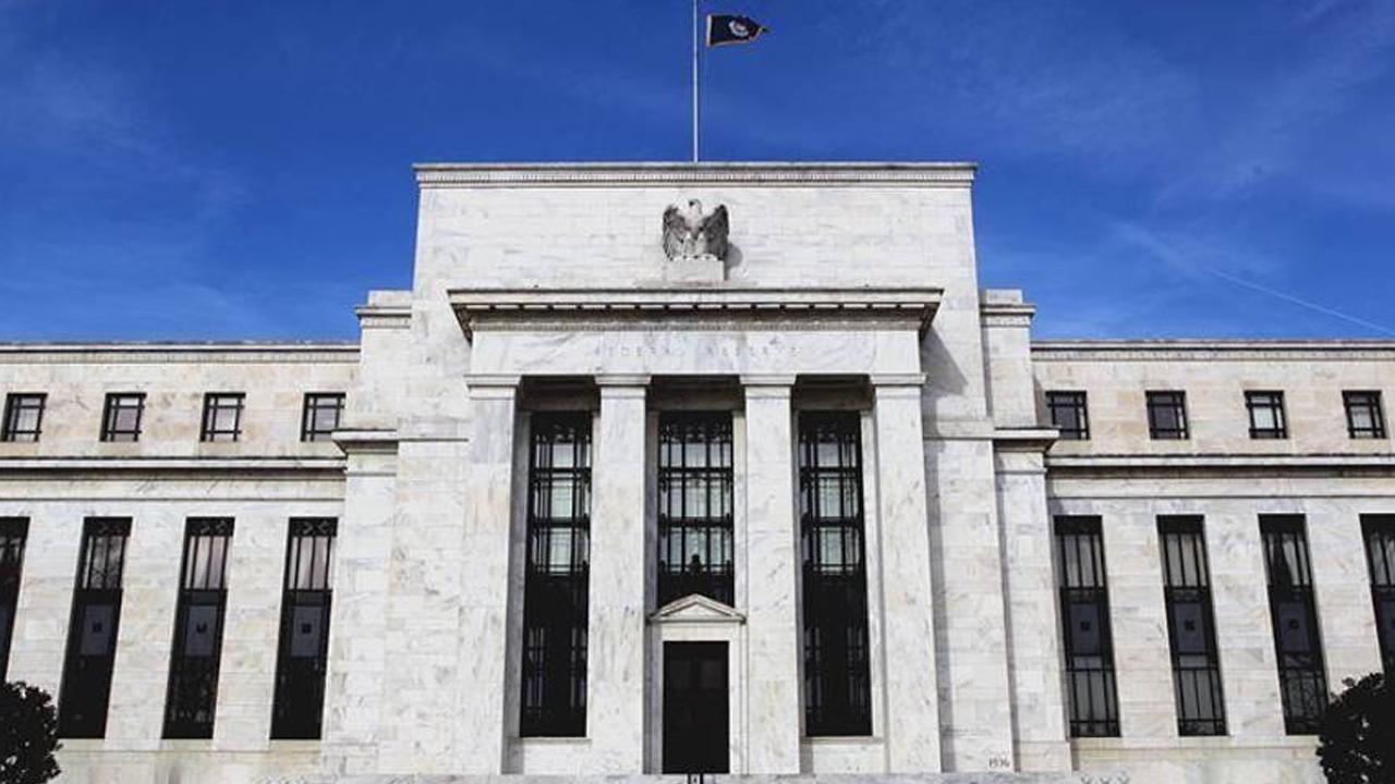 Yılın son kararı belli oldu! FED faiz kararı açıklandı