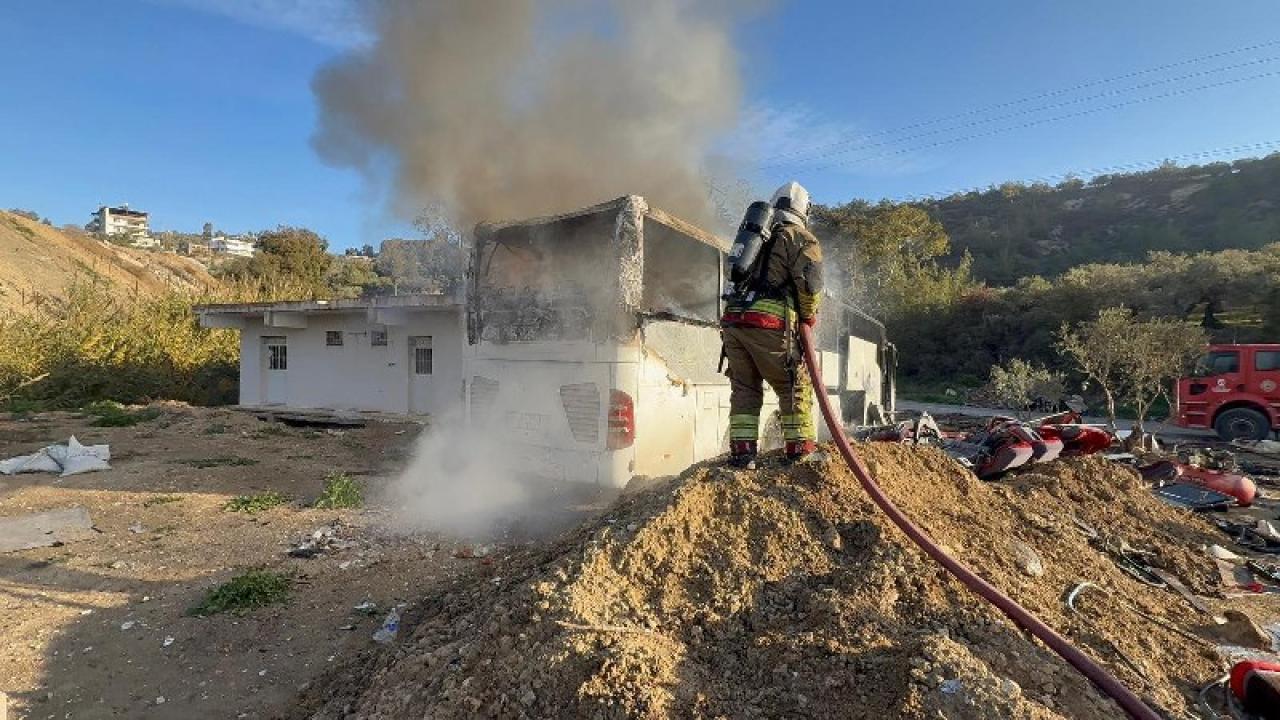 Yolcu otobüsü alev topuna döndü