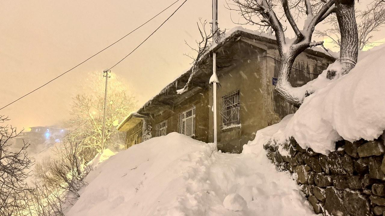 2 kişi çığ altında kaldı