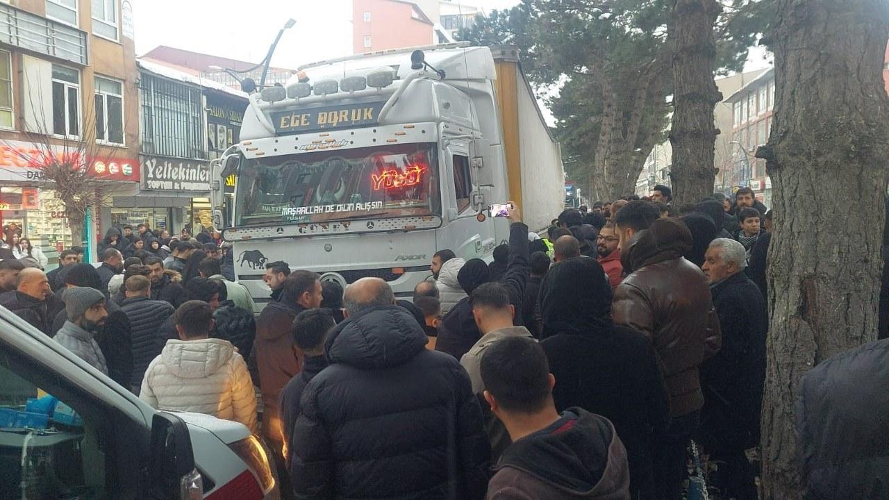 54 yaşındaki Maşallah Emre tırın çarpması sonucu öldü