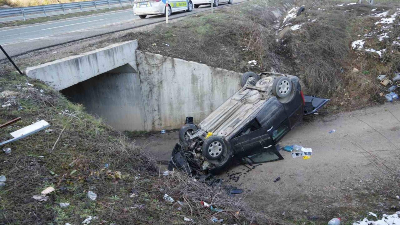 Araç şarampole uçtu: 1 ölü