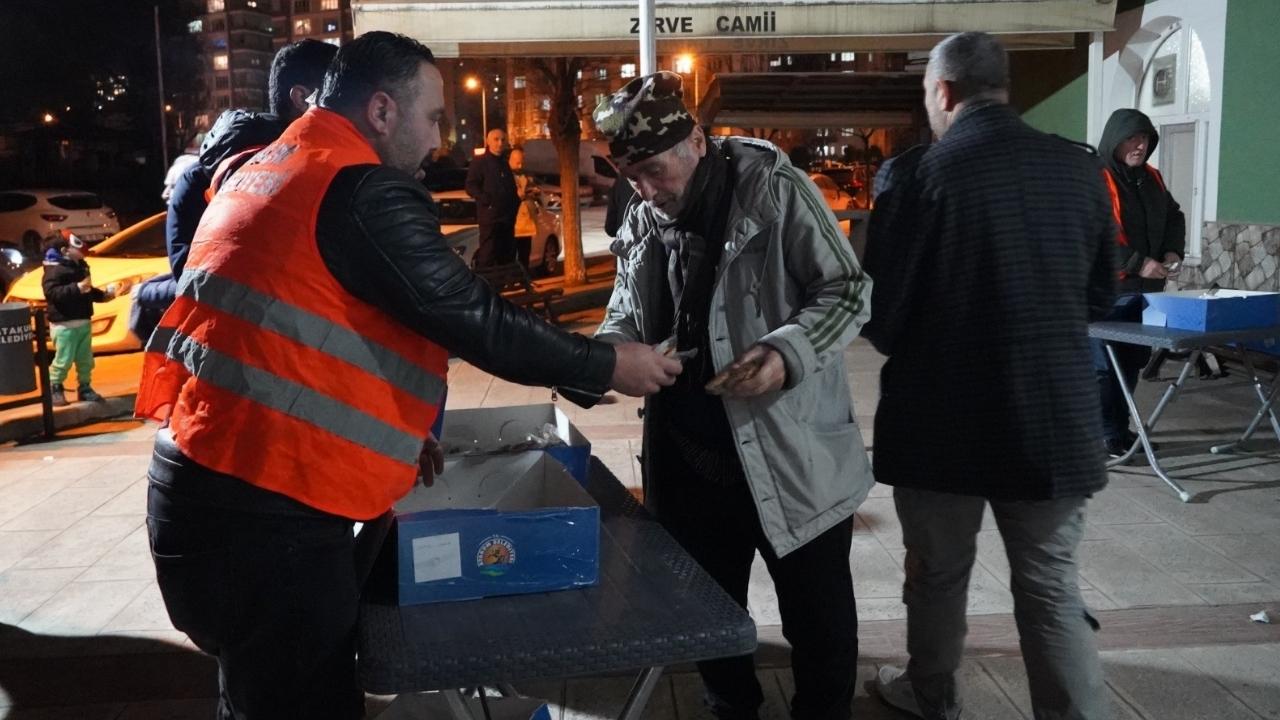 Atakum Belediyesi'nden kandil simidi ikramı