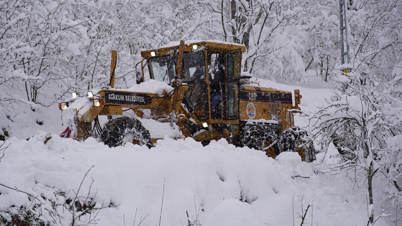 Atakum’da yoğun kar mesaisi