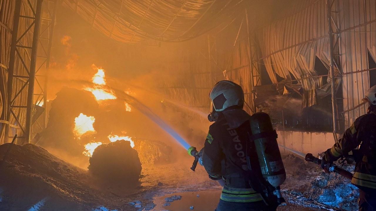 Atık naylon deposunda yangın!