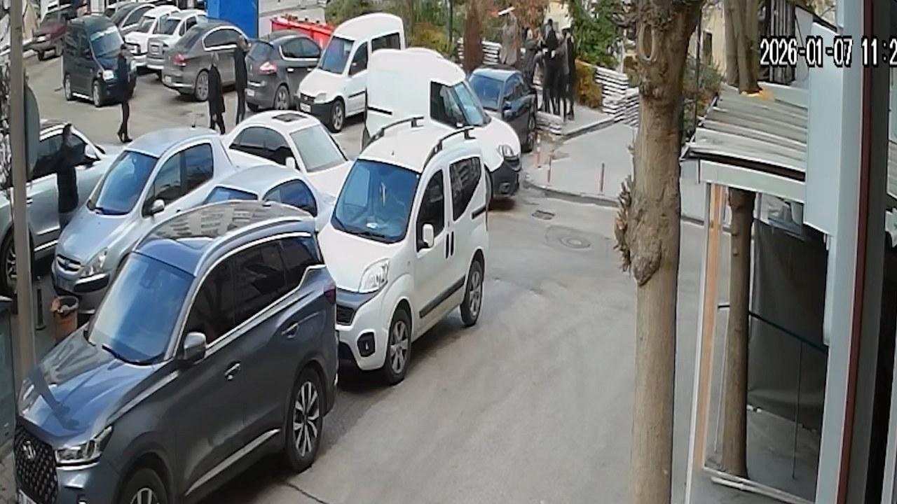 Baba ile 3 oğlunu tabanca ile vurdu! Bir kişi öldü