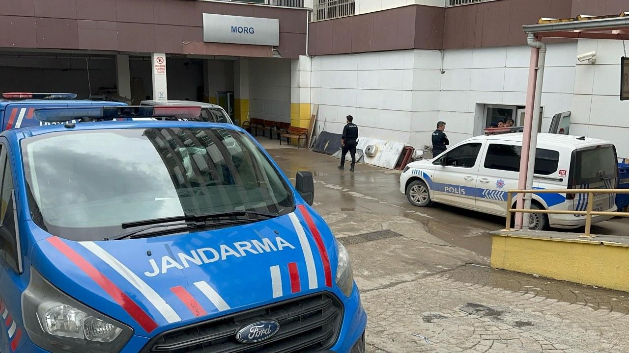 Bina yöneticisi çatıdan düşerek öldü