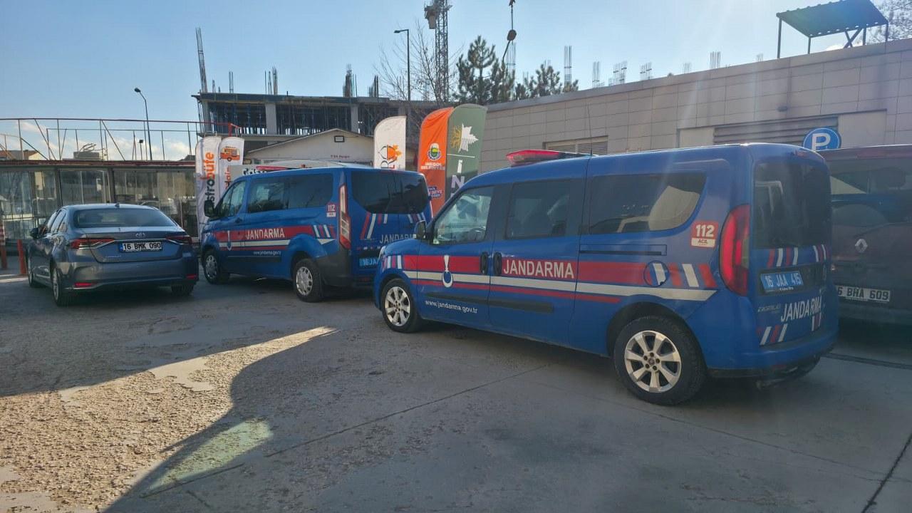 Cami önünde fenalaşan kişi hastanede öldü