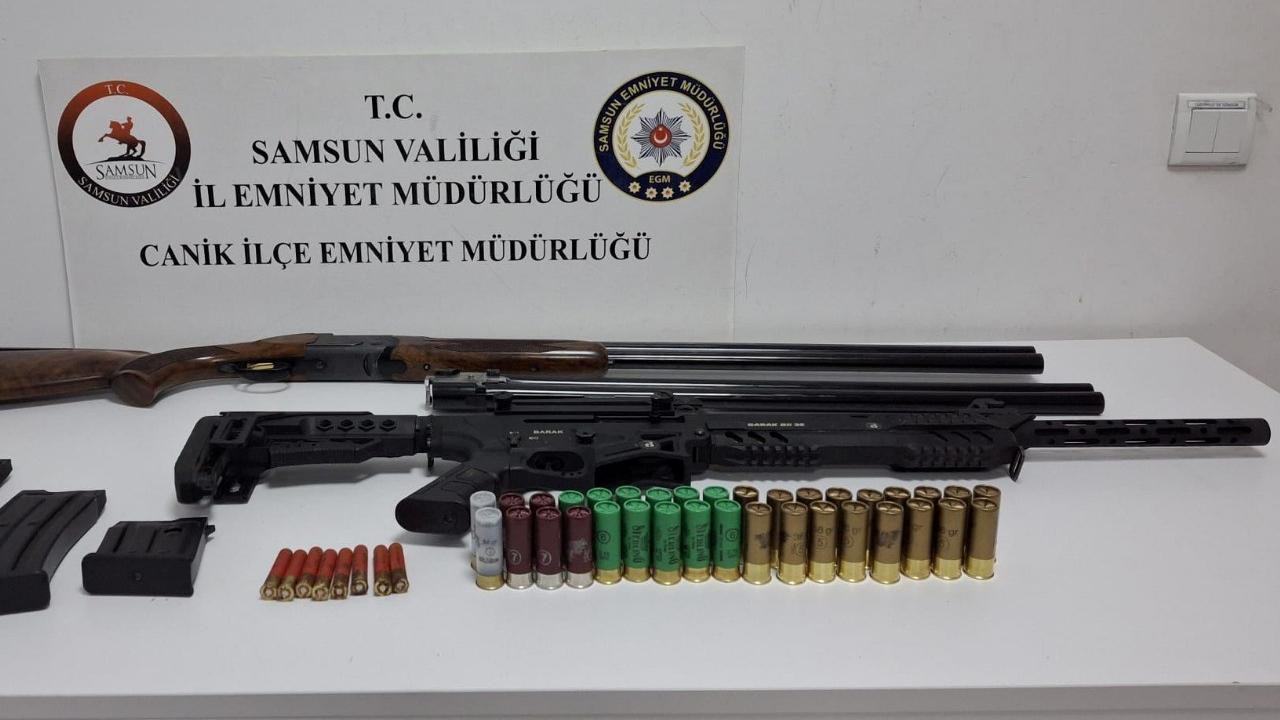 Canik’te ruhsatsız av tüfekleri ele geçirildi