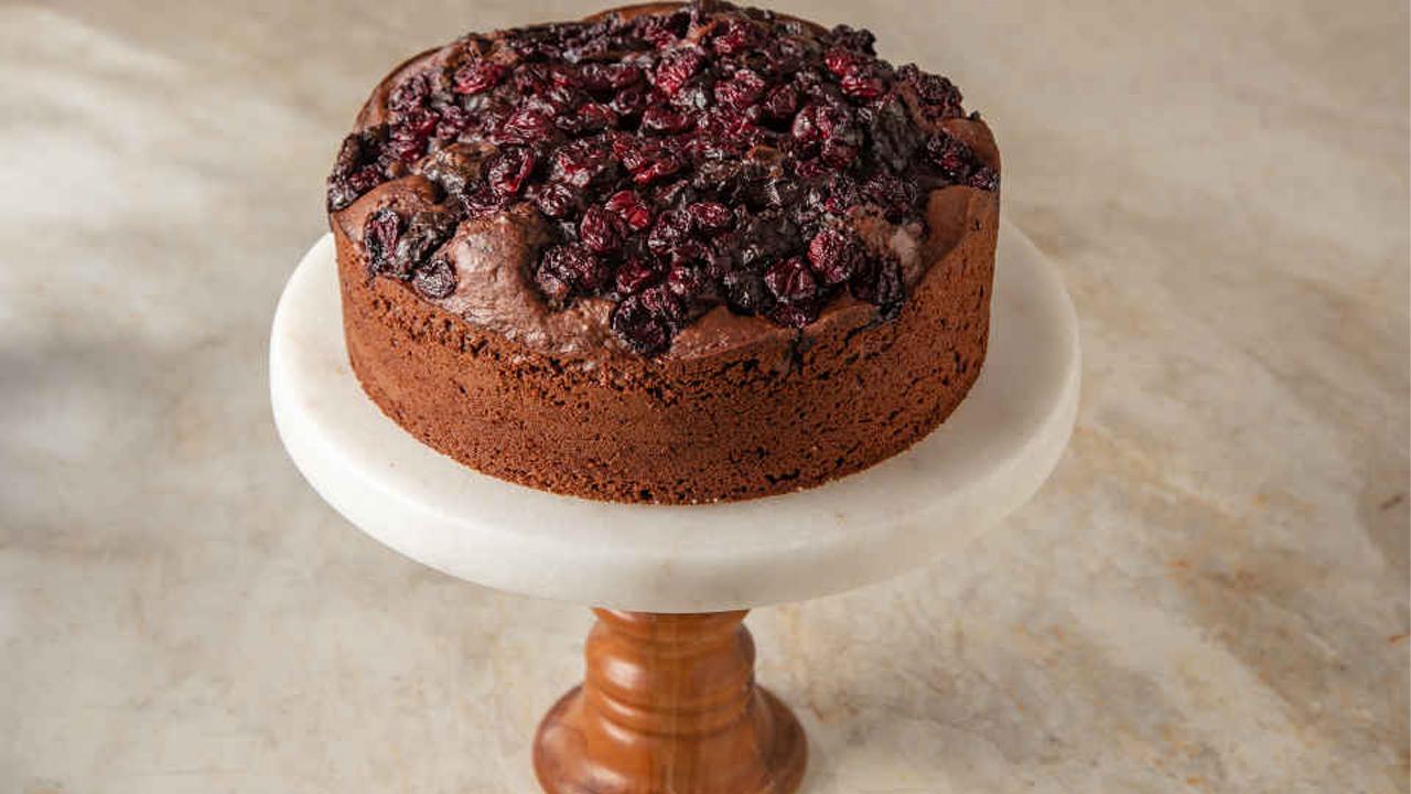 Çikolata ve vişnenin buluştuğu vişneli İtalyan kek
